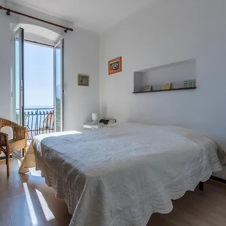 Appartamento A Due Passi Da Camogli Near To Camogli, With Terrace&seaside View *